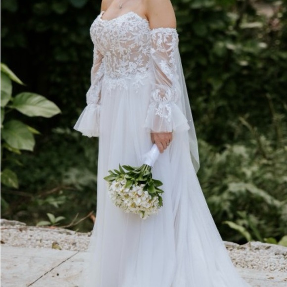 Off-Shoulder Lace Long Sleeve Bridal Gown - White